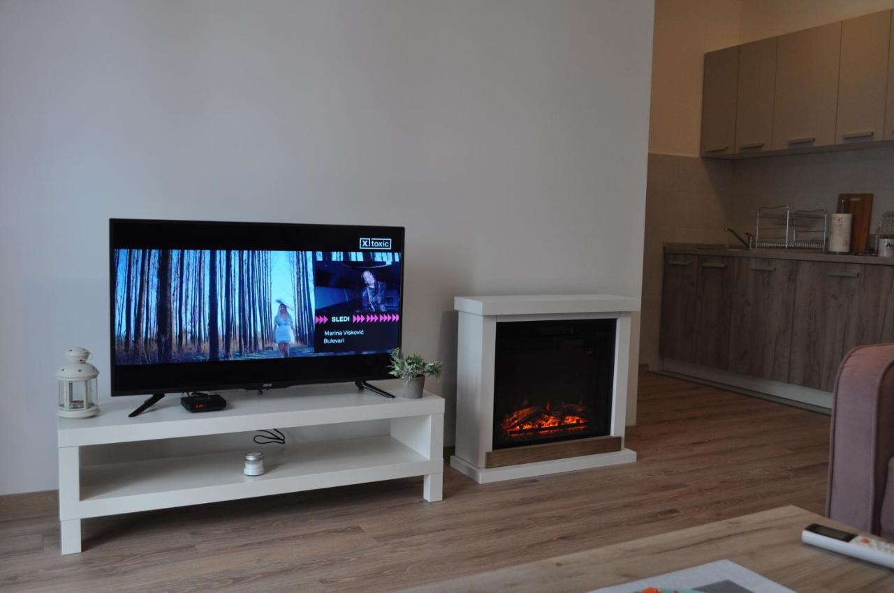 Apartmani Zabljak Hills エクステリア 写真