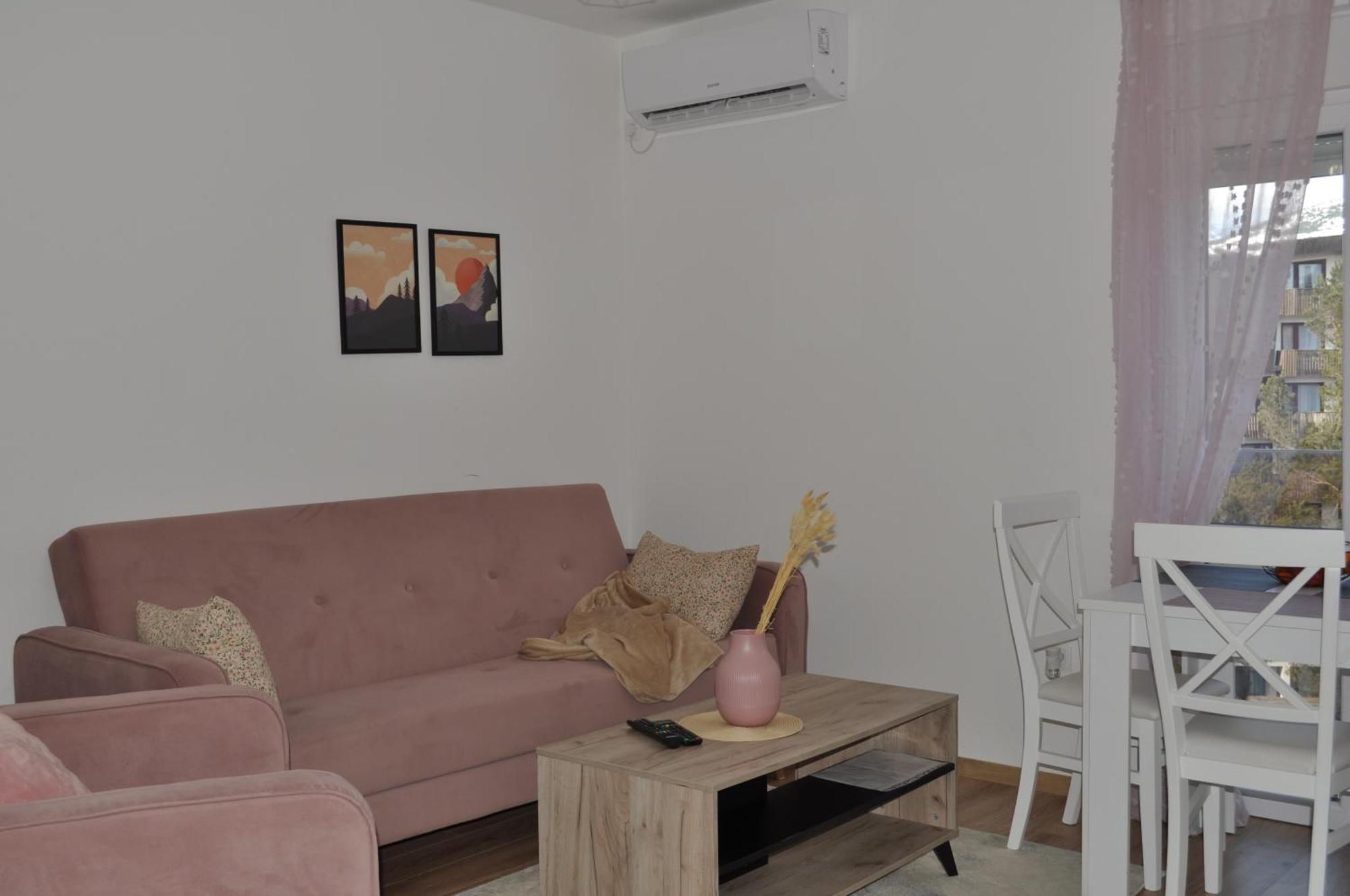 Apartmani Zabljak Hills エクステリア 写真