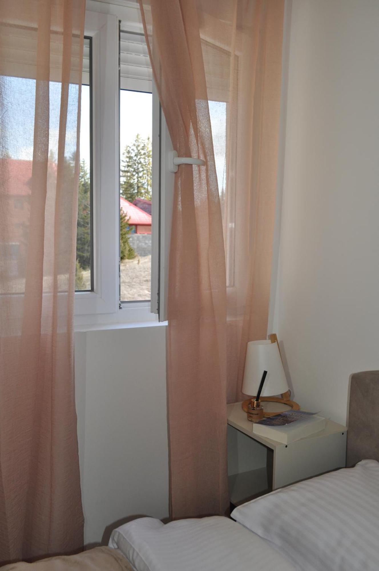 Apartmani Zabljak Hills エクステリア 写真
