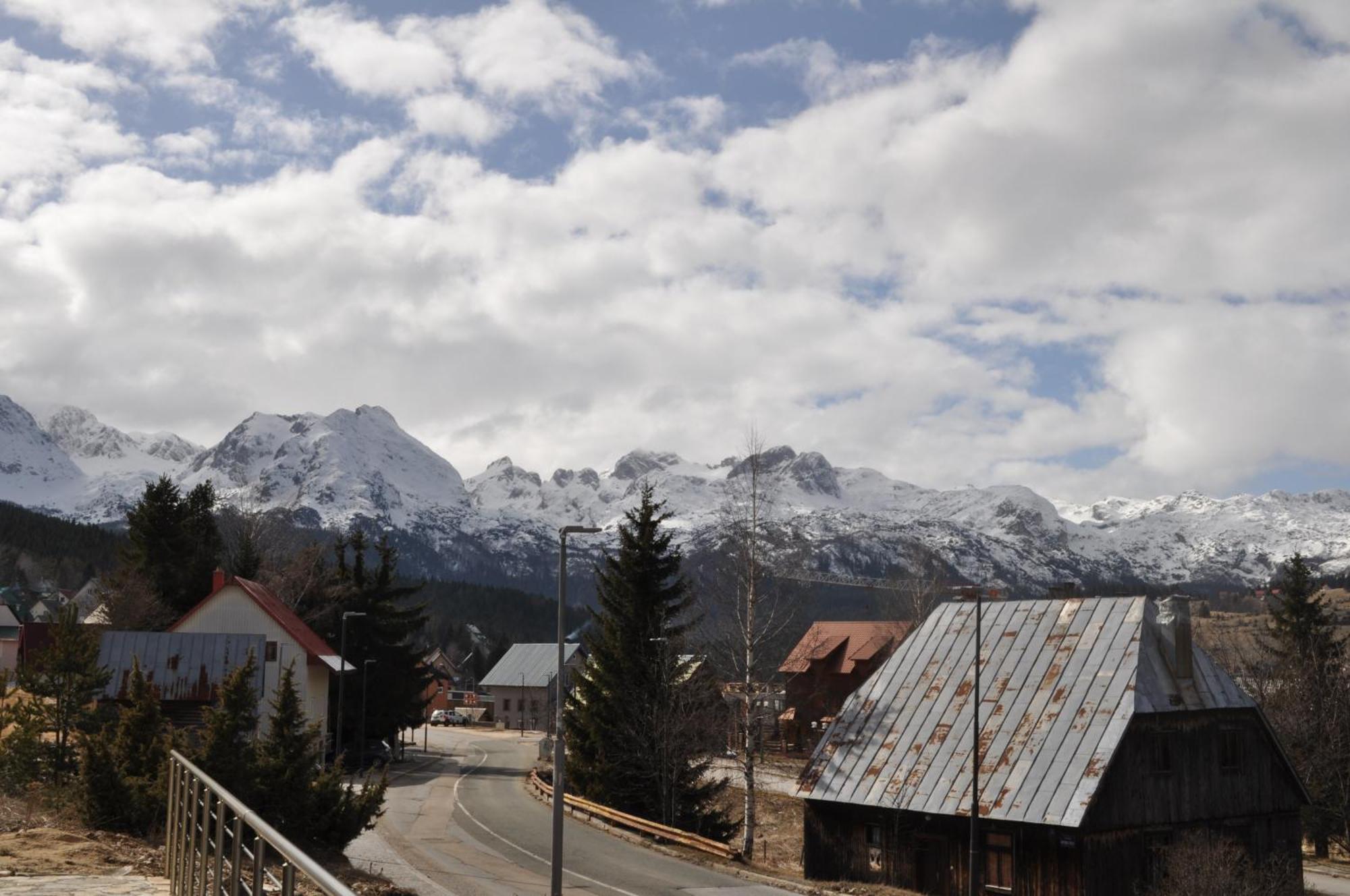 Apartmani Zabljak Hills エクステリア 写真