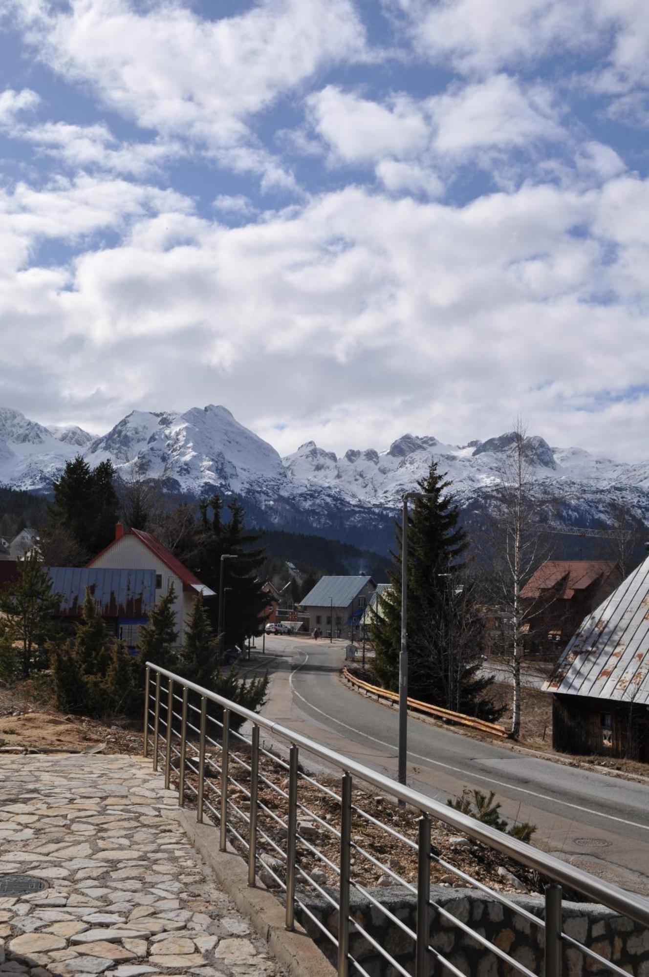 Apartmani Zabljak Hills エクステリア 写真